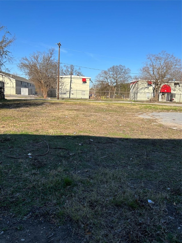 2406 Delano St, Houston, TX 77004 - view of yard