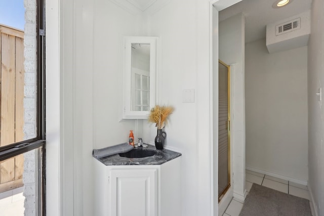310 Yorkshire Ln, Port Neches, TX 77651 - interior space featuring baseboards, visible vents, and light tile patterned floors