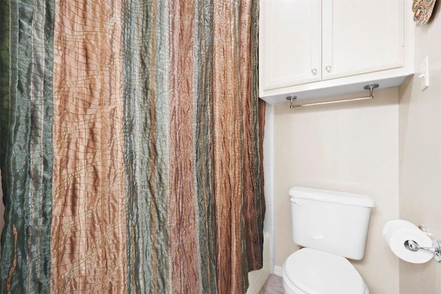 4304 Newcastle Ct, Bryan, TX 77802 - full bath featuring toilet and curtained shower