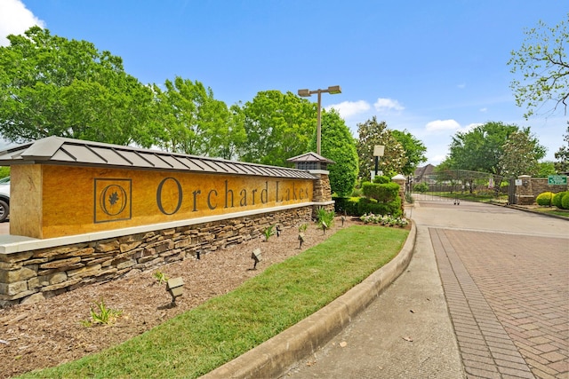 13115 Parkbrook Way Ln, Sugar Land, TX 77498 - community / neighborhood sign with a gate