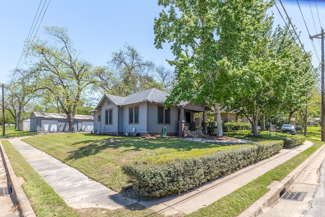 view of front of home featuring a front lawn