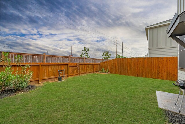 27946 Western Creek Ct, Katy, TX 77494 - view of yard featuring a fenced backyard