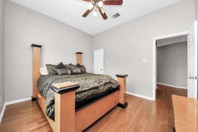 6222 Skyline Dr Unit 27, Houston, TX 77057 - bedroom with baseboards, a ceiling fan, visible vents, and light wood-style floors