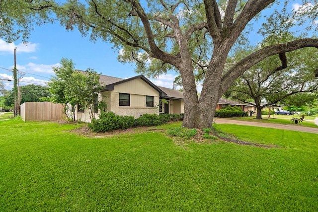 5301 Nina Lee Ln, Houston, TX 77092 - single story home with brick siding and driveway