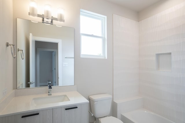 1810 Yates St, Houston, TX 77020 - full bath featuring toilet, vanity, and tub / shower combination