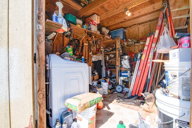 611 N Gaillard St, Baytown, TX 77520 - storage room with washer / dryer