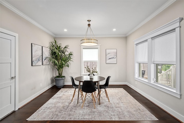 dining room with recessed lighting, baseboards, dark wood-style floors, and ornamental molding