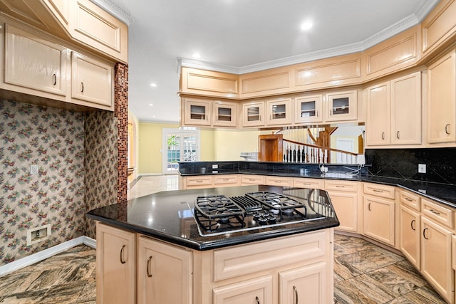 1002 Island Vw, League City, TX 77565 - kitchen featuring glass insert cabinets, baseboards, a peninsula, black gas stovetop, and recessed lighting