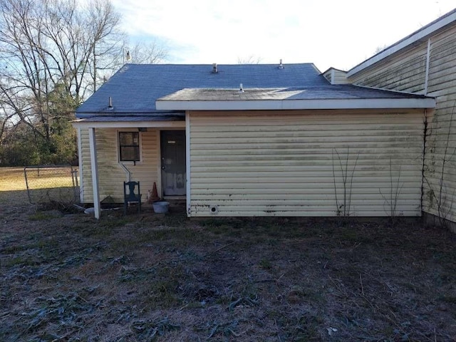 405 N Lanier St, New Boston, TX 75570 - back of property featuring fence