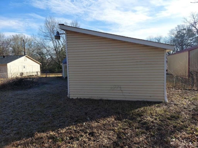405 N Lanier St, New Boston, TX 75570 - view of outdoor structure featuring fence