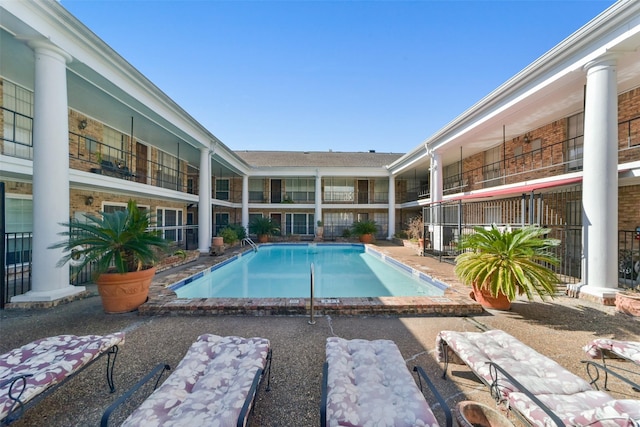 2507 Montrose Blvd Unit 50, Houston, TX 77006 - view of pool