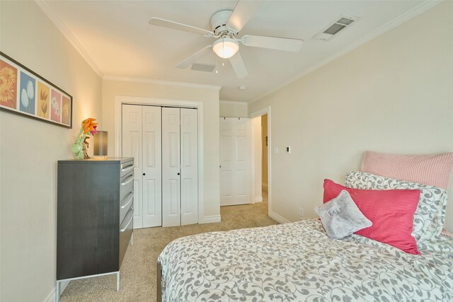 102 Capetown Slip, Conroe, TX 77356 - bedroom featuring light carpet, crown molding, baseboards, a closet, and a ceiling fan