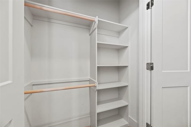 1044 Homer St, Houston, TX 77091 - view of walk in closet
