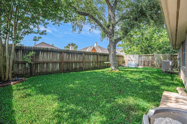 2884 Shallow Brook Ln, Dickinson, TX 77539 - view of yard featuring central AC unit