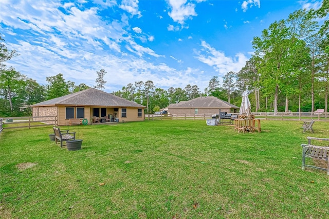 view of yard featuring fence