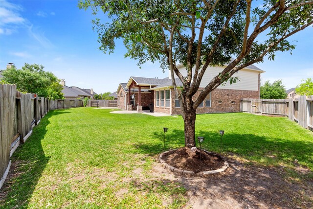 7410 Norwood Point Ct, Richmond, TX 77407 - view of yard with a patio area