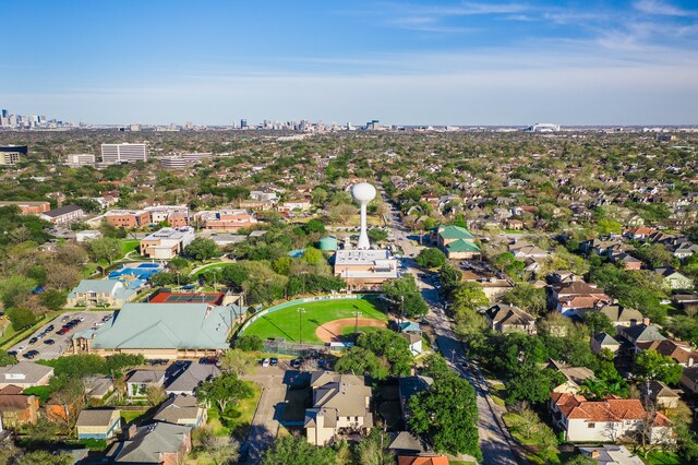 view of property location featuring nearby urban area