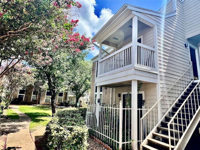 12660 Ashford Point Dr Unit 302, Houston, TX 77082 - view of side of home with a balcony