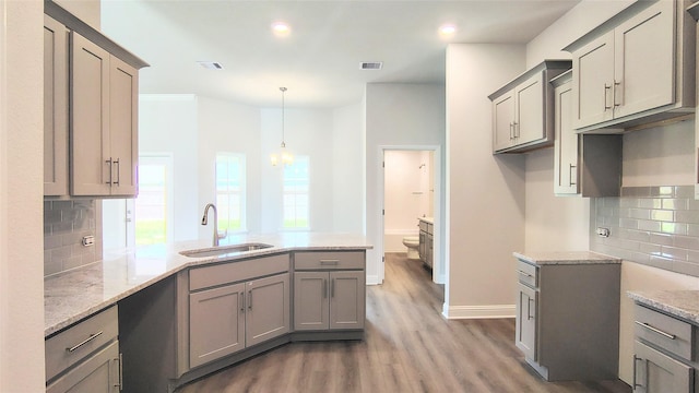 2 Gemstone Ct, Angleton, TX 77515