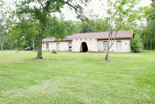 597 County Road 605, Angleton, TX 77515 - ranch-style house with a front yard