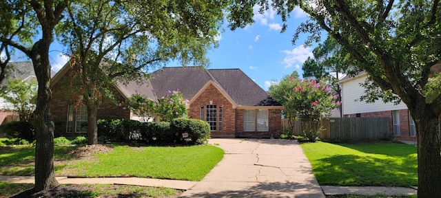 2806 Village Dl, Houston, TX 77059