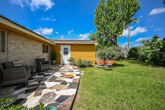 view of yard featuring a patio
