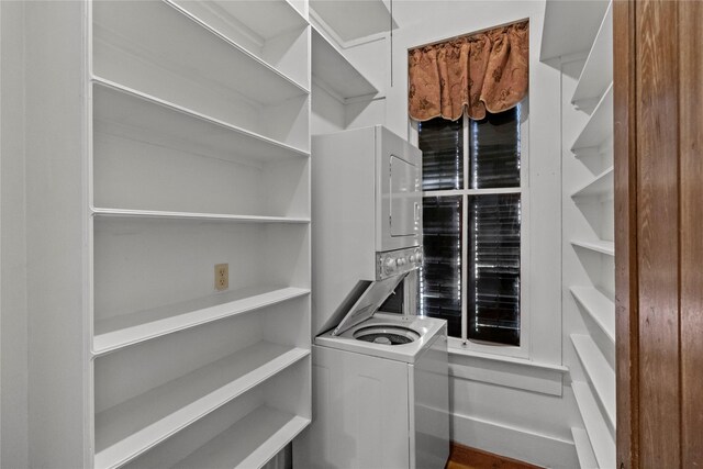 1003 Sealy St, Galveston, TX 77550 - view of spacious closet