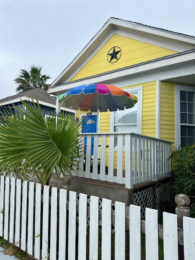 exterior space featuring fence