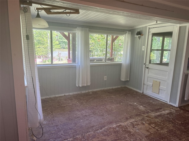 381 Lakeshore Dr, Cleveland, TX 77327 - empty room with a wealth of natural light