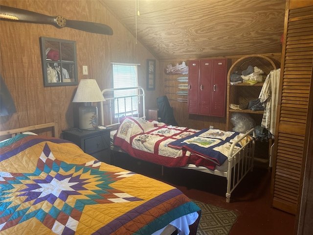 381 Lakeshore Dr, Cleveland, TX 77327 - bedroom featuring lofted ceiling