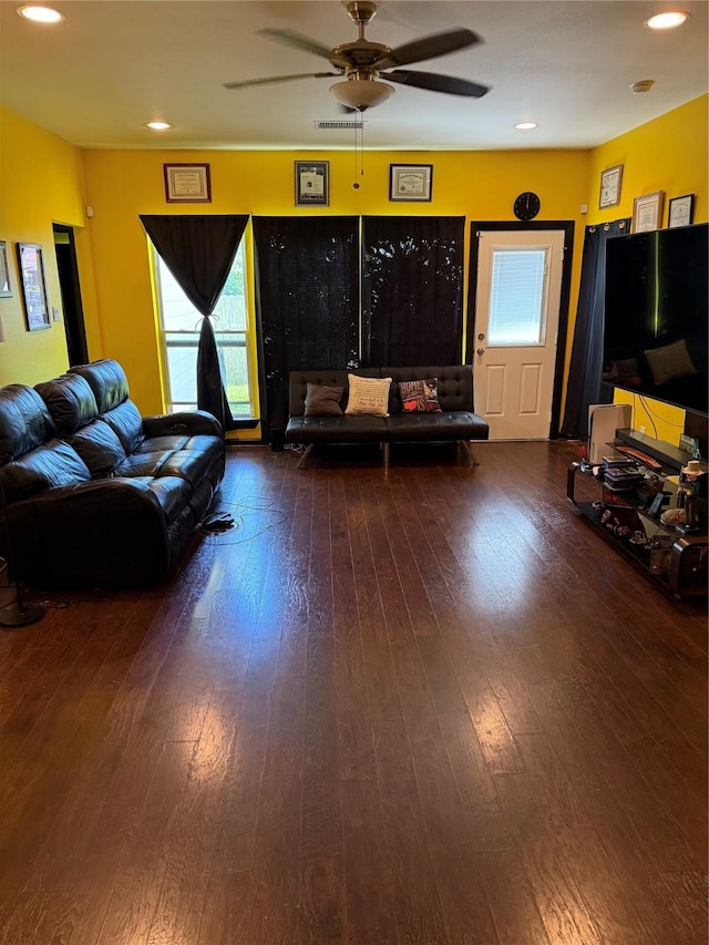 4212 Knoxville St, Houston, TX 77051 - living area featuring ceiling fan, wood-type flooring, and recessed lighting