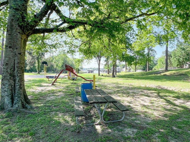 536 Dove Is, Livingston, TX 77351