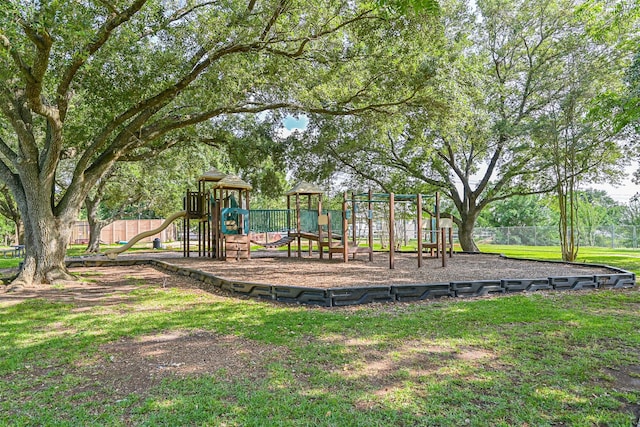 4206 Willow Hill Dr, Seabrook, TX 77586 - community play area featuring fence