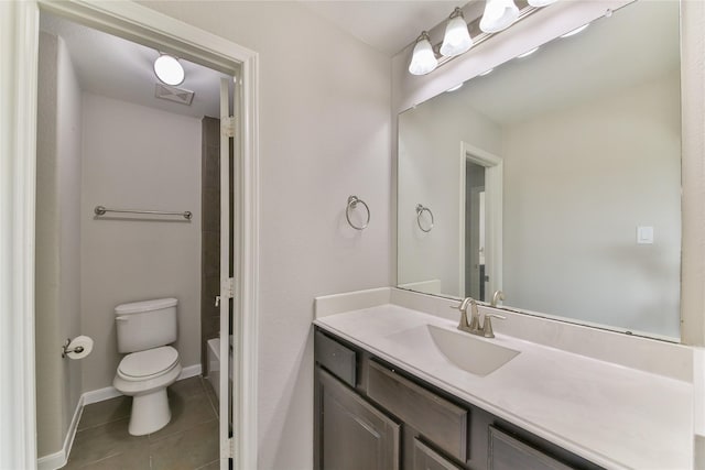 full bathroom featuring tile patterned floors, visible vents, toilet, vanity, and baseboards