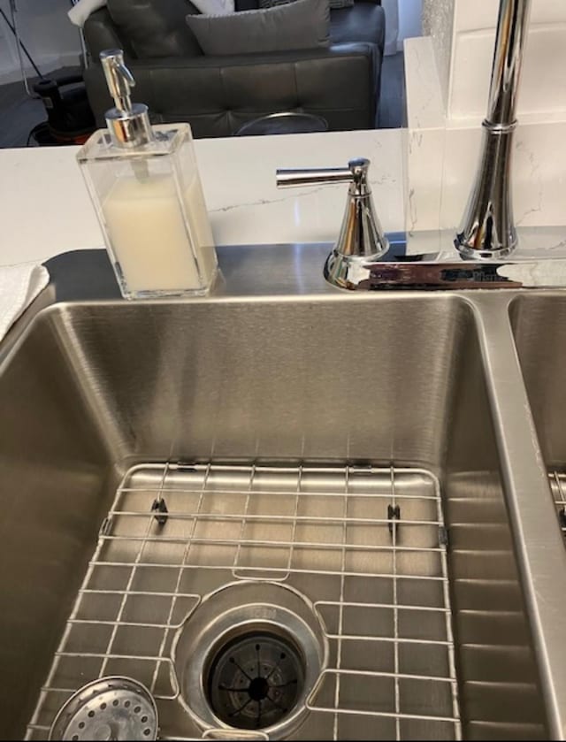 2800 Jeanetta St Unit 2104, Houston, TX 77063 - room details featuring a sink