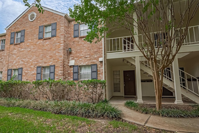 859 Wax Myrtle Ln, Houston, TX 77079 - exterior space with stairs