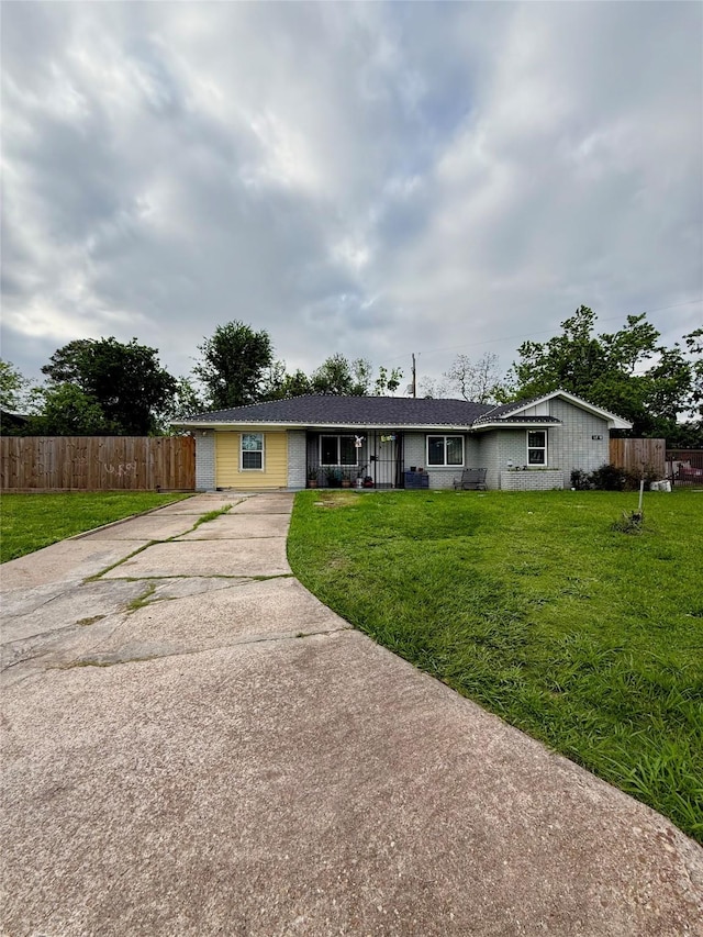 5739 Waterford Dr, Houston, TX 77033 - photo 12