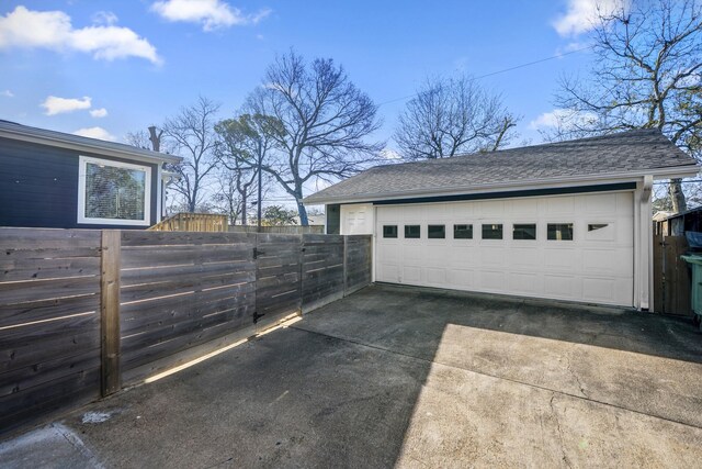 2407 Stonecrest Dr, Houston, TX 77018 - detached garage with fence