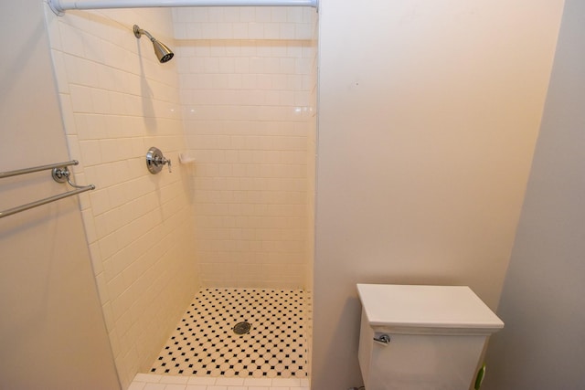 915 Franklin St Unit 4A, Houston, TX 77002 - full bathroom featuring a stall shower and toilet