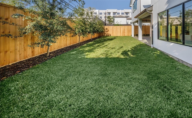 2239 Colquitt St, Houston, TX 77098 - view of yard featuring a fenced backyard