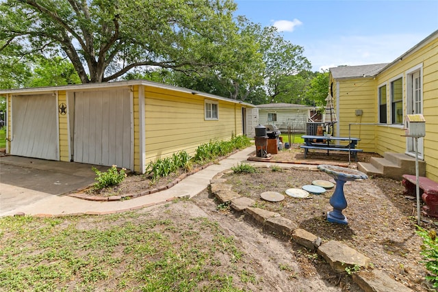 view of yard with a patio area