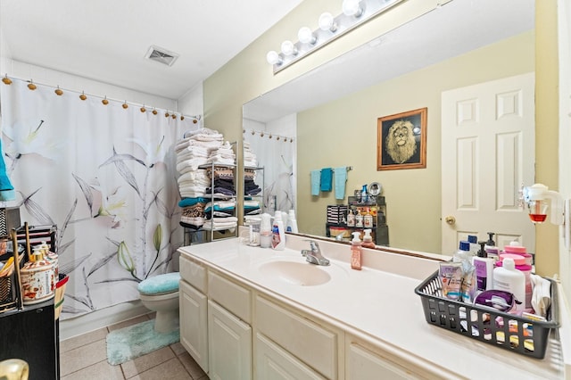 full bath with visible vents, tile patterned flooring, vanity, toilet, and a shower with curtain
