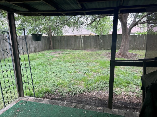 7810 Sawmill Trl, Houston, TX 77040 - view of yard