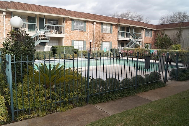 2250 Bering Dr Unit 98, Houston, TX 77057 - pool with fence