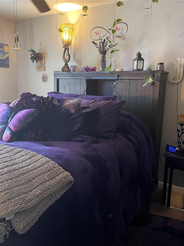 2250 Bering Dr Unit 98, Houston, TX 77057 - view of bedroom