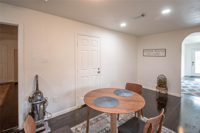 2817 Southmore Blvd, Houston, TX 77004 - dining room with recessed lighting, arched walkways, visible vents, and baseboards