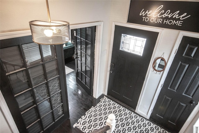 2817 Southmore Blvd, Houston, TX 77004 - entrance foyer with dark wood-style flooring