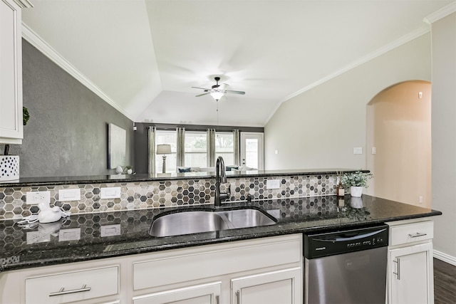 3754 Paladera Place Ct, Spring, TX 77386 - kitchen featuring a sink, stainless steel dishwasher, decorative backsplash, and ceiling fan