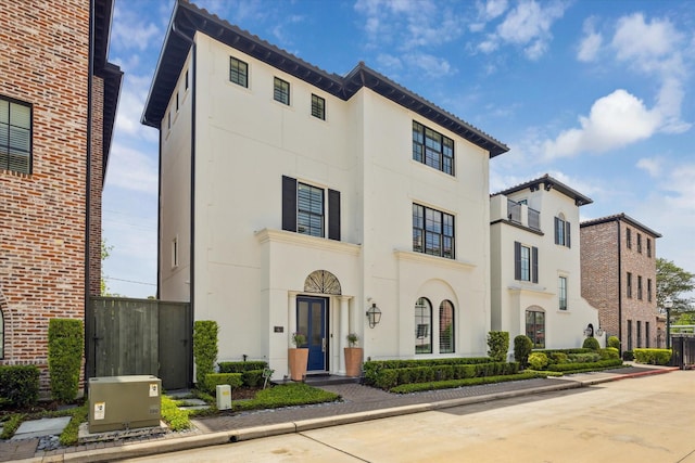 view of front of property with stucco siding