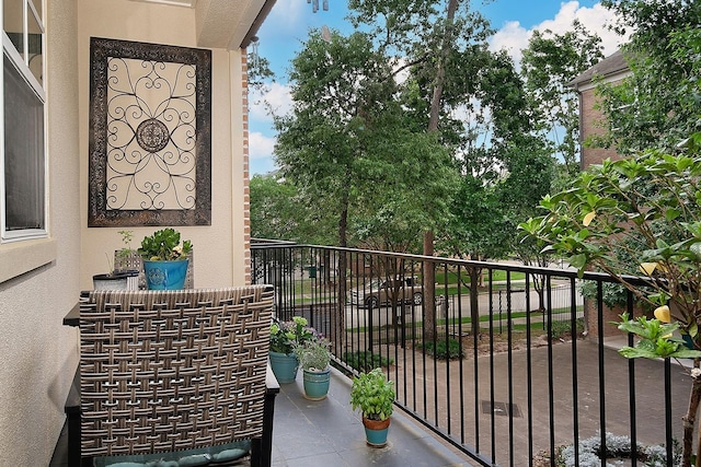 75 Colonial Row Dr, The Woodlands, TX 77380 - view of balcony